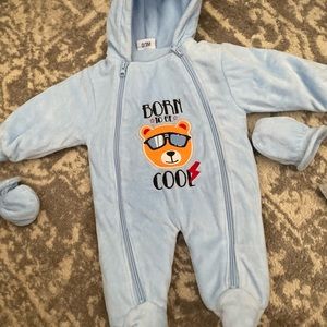New 0/3m snowsuit